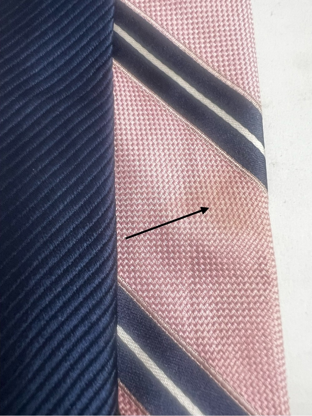 Tommy Hilfiger Mens 100% Silk Designer Tie Pink Blue Striped Preppy Necktie Y2K - Picture 8 of 9